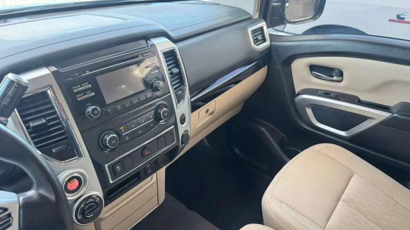 2017 Nissan Titan SV