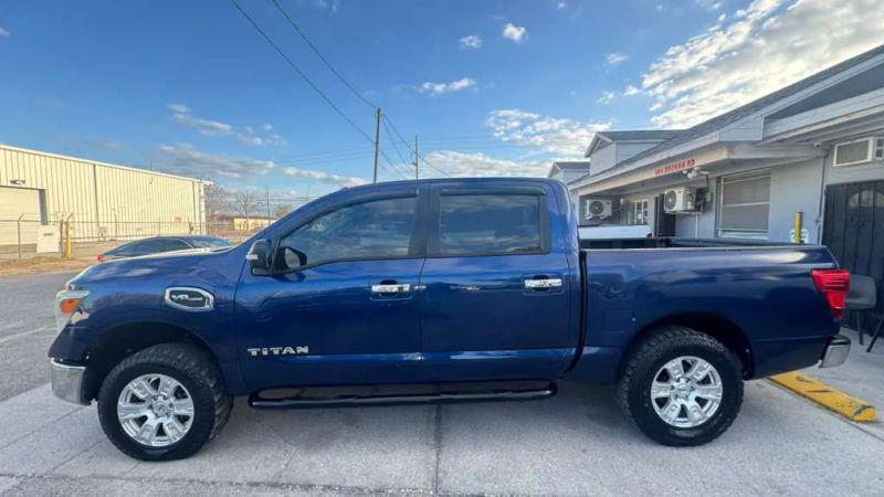 2017 Nissan Titan SV