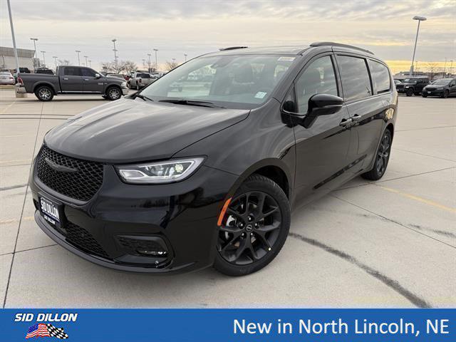 2026 Chrysler Pacifica Select for sale in Lincoln, NE