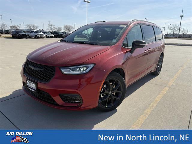 2026 Chrysler Pacifica Select for sale in Lincoln, NE