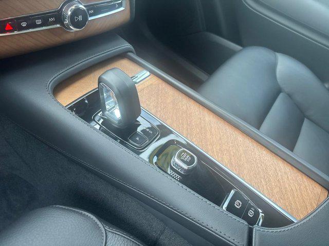 2023 Volvo XC90 Recharge T8 Plus Bright Theme 7-Seater