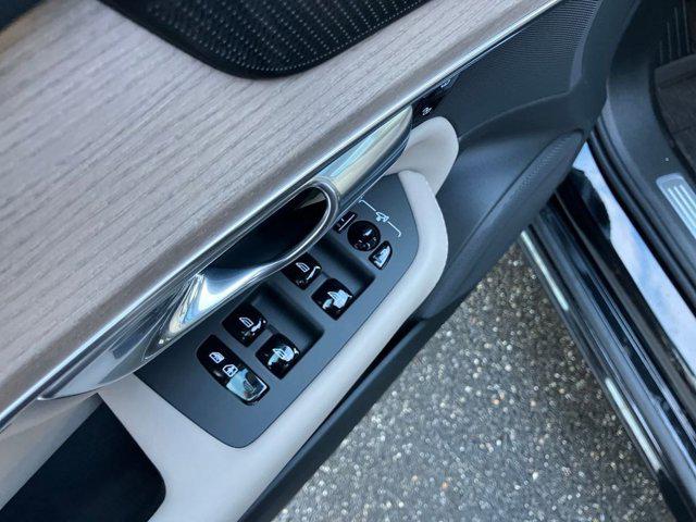 2026 Volvo XC90 Plus, B6 AWD Gas (mild hybrid), Gasoline, Bright, 6 Seats
