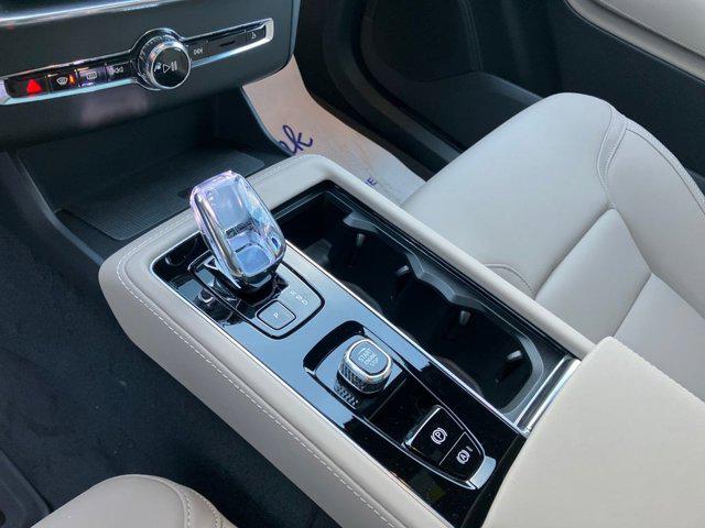 2026 Volvo XC90 Plus, B6 AWD Gas (mild hybrid), Gasoline, Bright, 6 Seats
