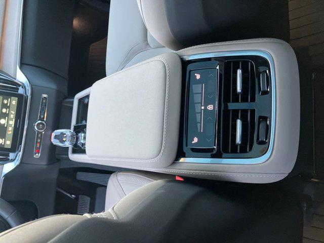 2026 Volvo XC90 Plus, B6 AWD Gas (mild hybrid), Gasoline, Bright, 6 Seats