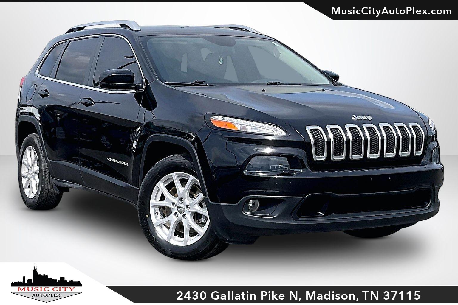 Diamond Black Crystal Pearlcoat 2018 Jeep Cherokee Latitude Plus FWD SUV / Crossover Front-Wheel Drive Automatic