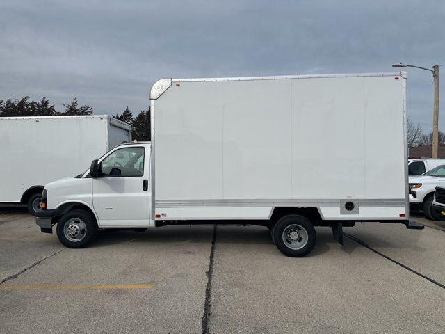 2025 Chevrolet Express Cutaway Work Van