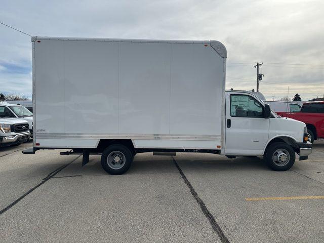 2025 Chevrolet Express Cutaway Work Van