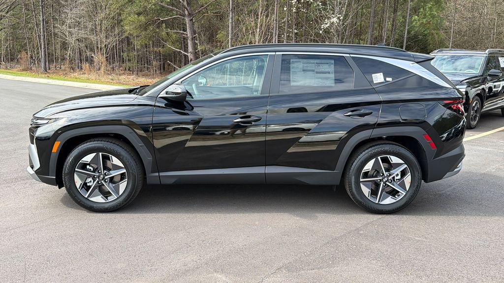 New 2026 Phantom Black HYUNDAI SEL FWD image 9