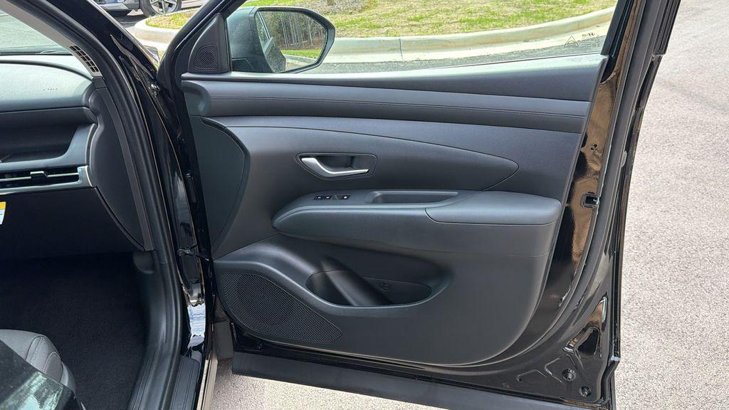 New 2026 Phantom Black HYUNDAI SEL FWD image 16