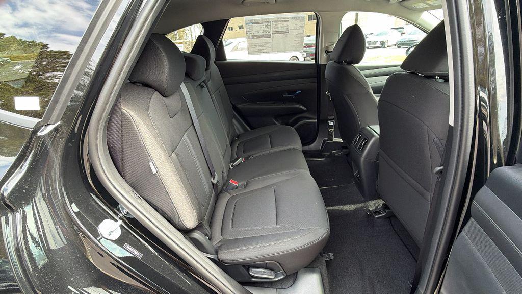 New 2026 Phantom Black HYUNDAI SEL FWD image 17
