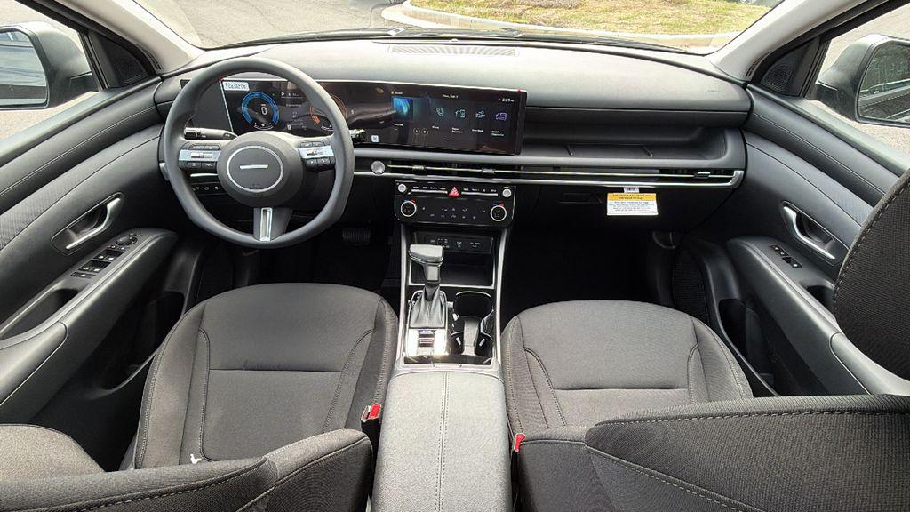 New 2026 Phantom Black HYUNDAI SEL FWD image 25