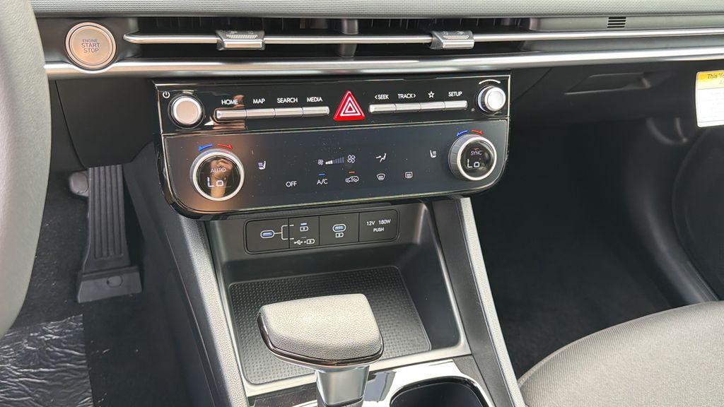 New 2026 Phantom Black HYUNDAI SEL FWD image 29
