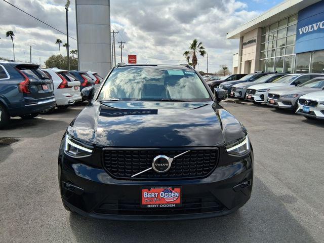2026 Volvo XC40 Plus, B5 AWD Gas (mild hybrid), Dark