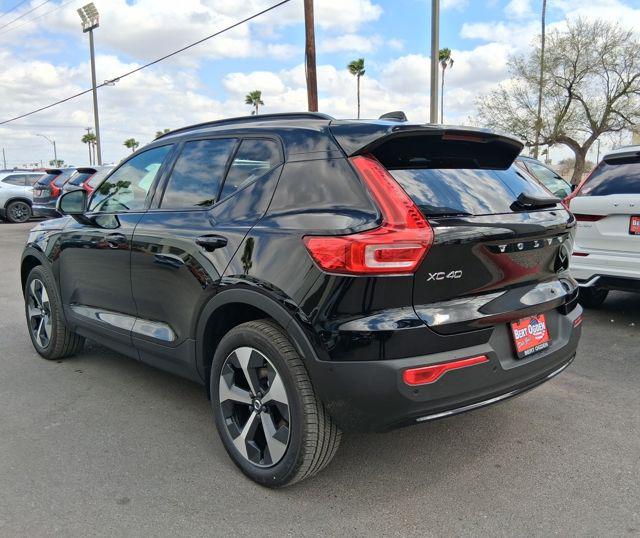 2026 Volvo XC40 Plus, B5 AWD Gas (mild hybrid), Dark
