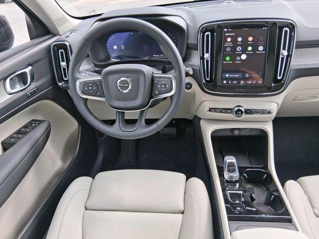2026 Volvo XC40 Plus, B5 AWD Gas (mild hybrid), Dark