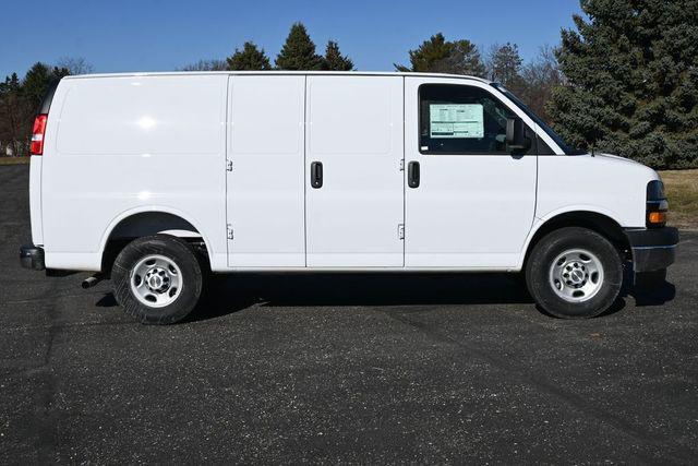2026 Chevrolet Express Cargo Van 2500 Regular Wheelbase, WT, RWD