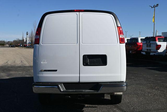 2026 Chevrolet Express Cargo Van 2500 Regular Wheelbase, WT, RWD