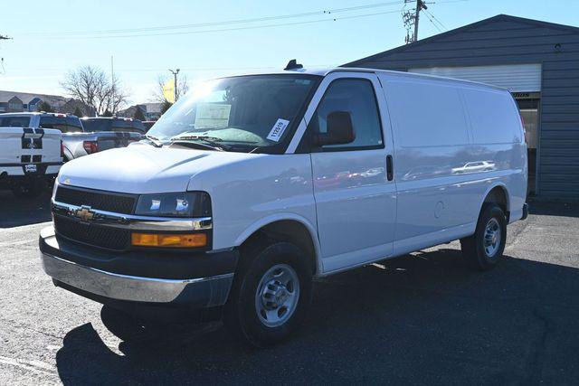2026 Chevrolet Express Cargo Van 2500 Regular Wheelbase, WT, RWD