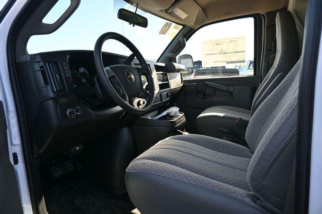 2026 Chevrolet Express Cargo Van 2500 Regular Wheelbase, WT, RWD