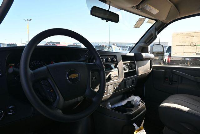 2026 Chevrolet Express Cargo Van 2500 Regular Wheelbase, WT, RWD