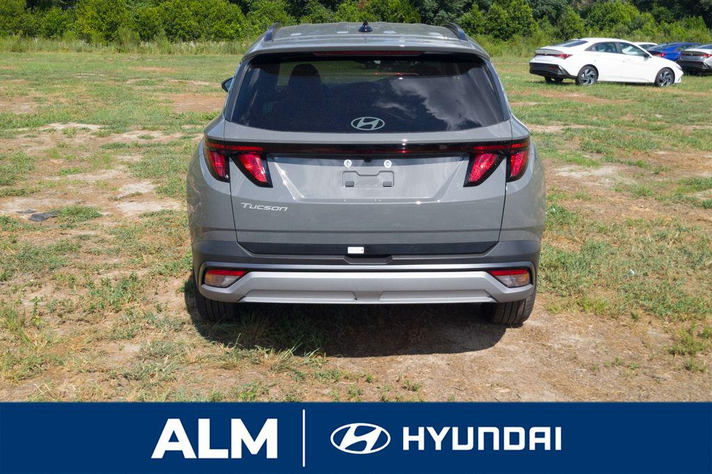New 2026 Gray HYUNDAI SEL FWD image 7