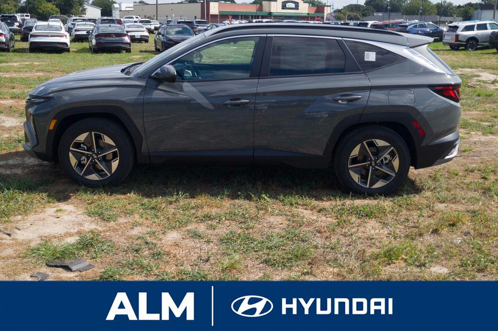 New 2026 Gray HYUNDAI SEL FWD image 9