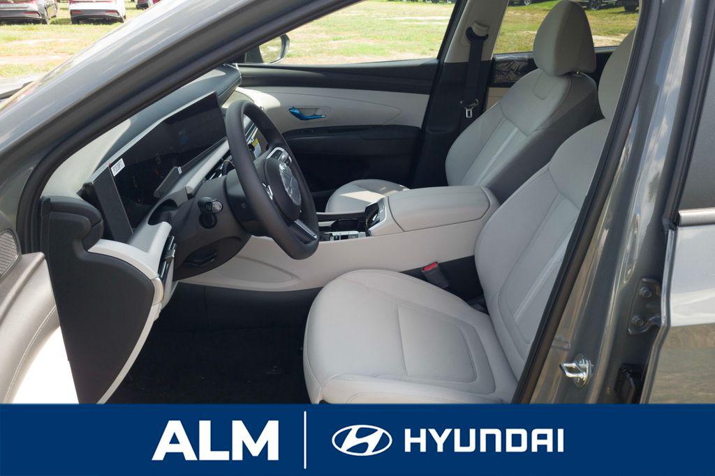 New 2026 Gray HYUNDAI SEL FWD image 13