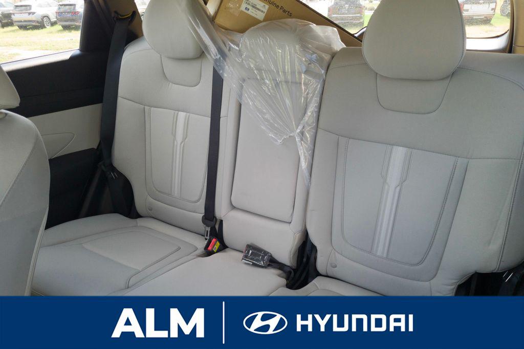 New 2026 Gray HYUNDAI SEL FWD image 14