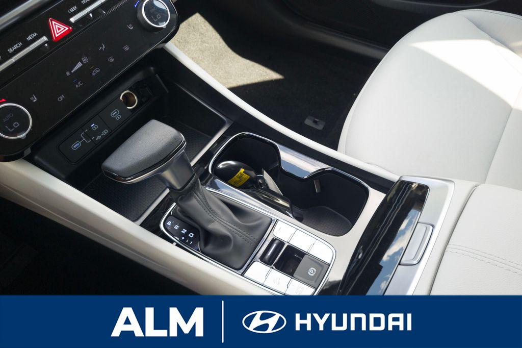 New 2026 Gray HYUNDAI SEL FWD image 23