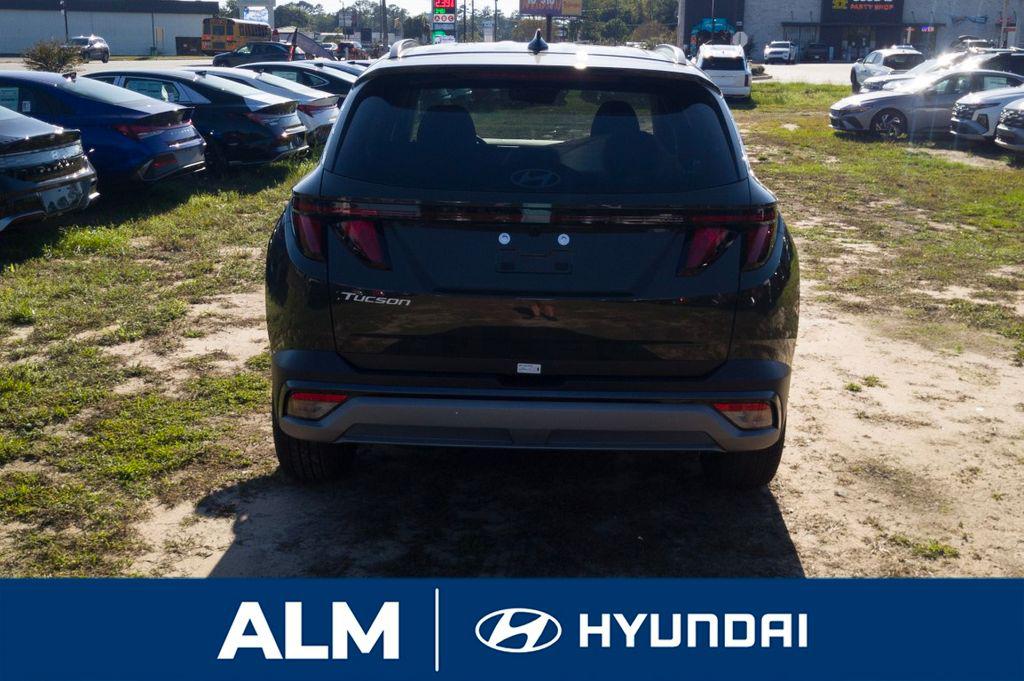 New 2026 Green HYUNDAI SEL FWD image 7