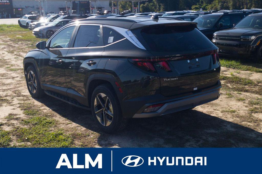 New 2026 Green HYUNDAI SEL FWD image 10