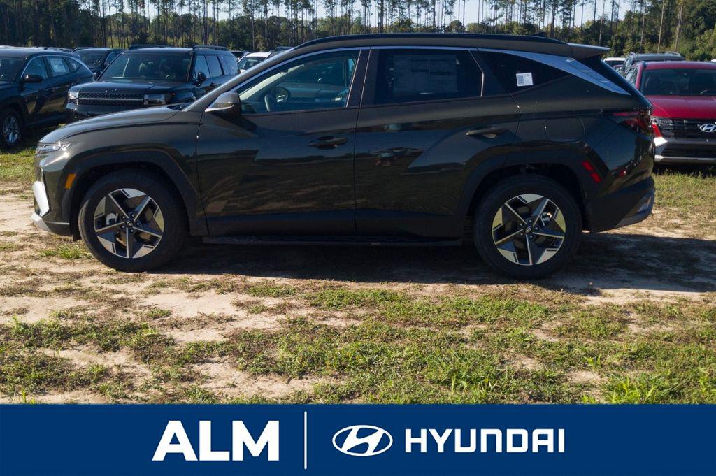 New 2026 Green HYUNDAI SEL FWD image 11