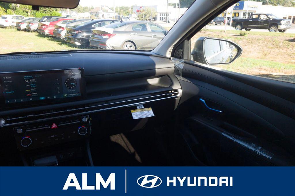 New 2026 Green HYUNDAI SEL FWD image 18