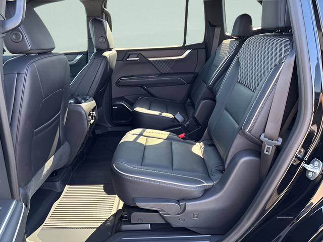 2026 GMC Acadia Denali AWD
