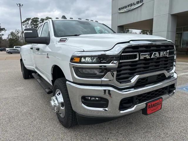 2026 RAM Ram 3500 RAM 3500 TRADESMAN CREW CAB 4X4 8 BOX