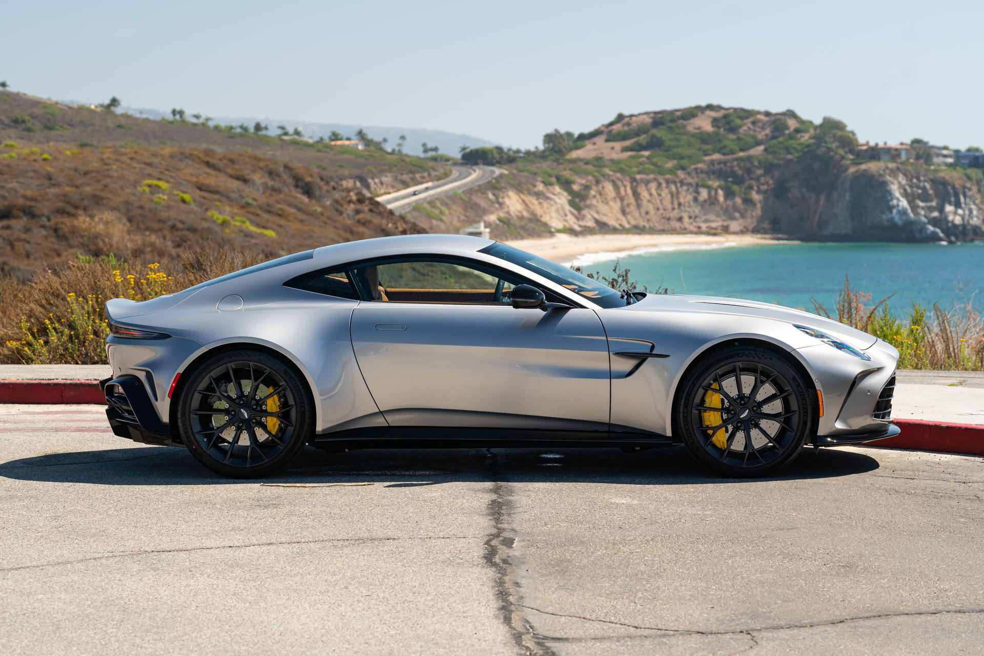 Aston Martin 2025 Vantage 