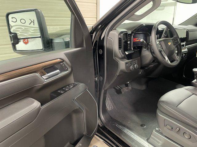 2026 Chevrolet Silverado 2500HD Crew Cab, Standard Bed, LT, 4WD