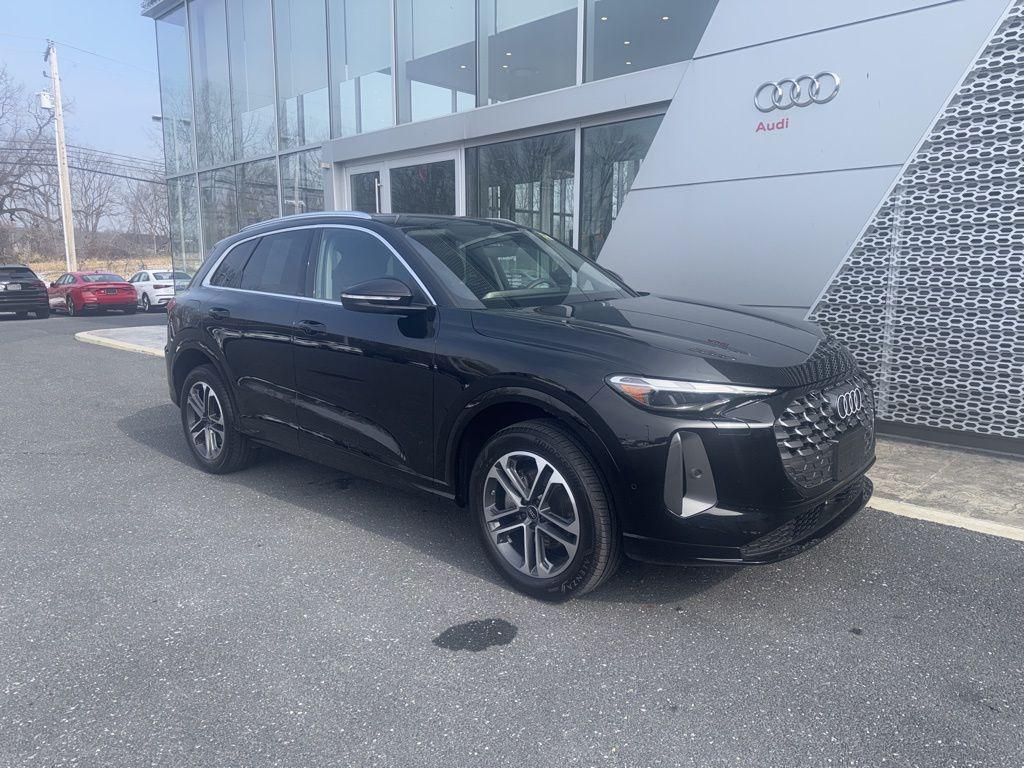 Mythos Black Metallic 2025 Audi Q5 SUV / Crossover All-Wheel Drive 7-Speed Automatic