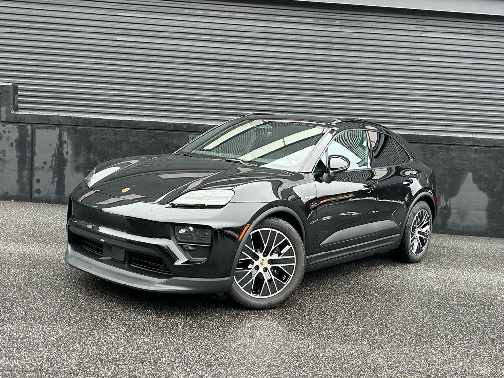 /2025 Porsche Macan-Electric