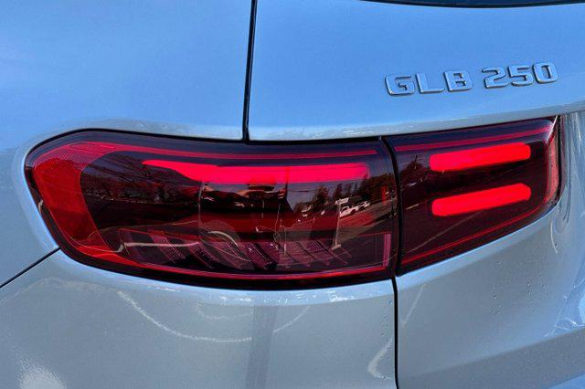 2026 Mercedes-Benz GLB 250