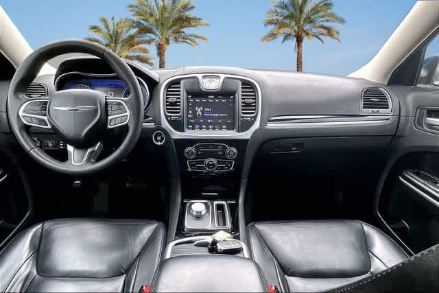 2023 Chrysler 300 Touring L