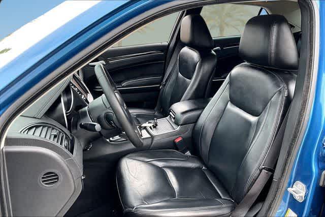 2023 Chrysler 300 Touring L