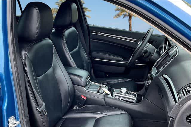 2023 Chrysler 300 Touring L