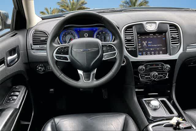 2023 Chrysler 300 Touring L