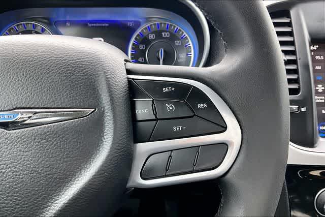 2023 Chrysler 300 Touring L
