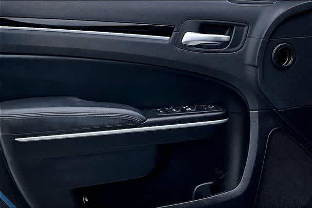 2023 Chrysler 300 Touring L