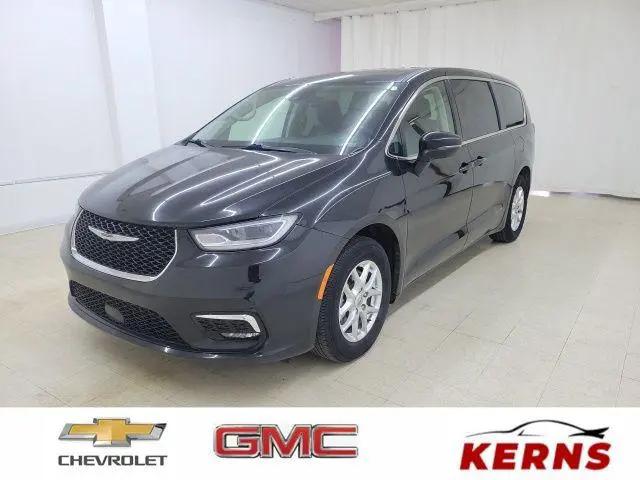 2023 Chrysler Pacifica Touring L for sale in Celina, OH