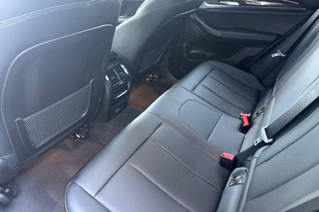 2023 BMW X4 xDrive30i