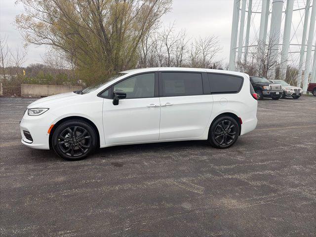 2026 Chrysler Pacifica PACIFICA SELECT