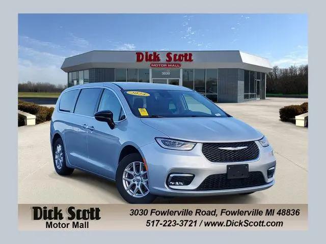 2024 Chrysler Pacifica Touring L for sale in Fowlerville, MI